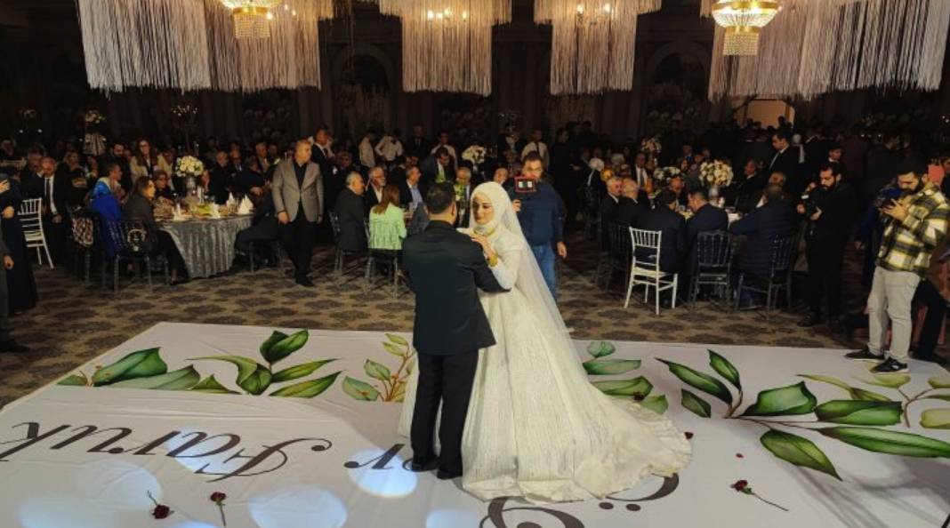 Gaziantep'te Muhteşem Düğün Ve Nikah! Mehmet Haz'a 30 Şahitli Bakanlı Nikah! Gaziantep'te Bu Düğüne 1500 Kişi Katıldı 5